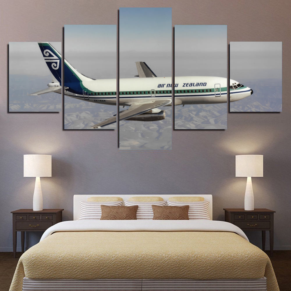 Air New Zealand 737-100 In Flight 1JP377