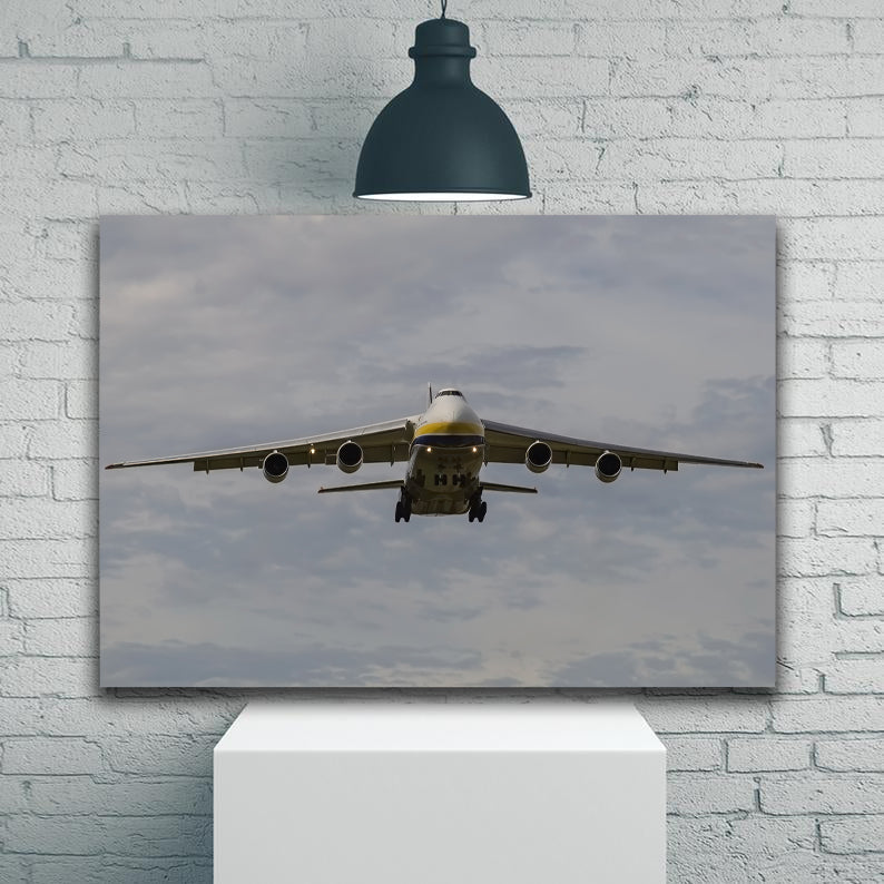 Anotono AN-124 Head On 1PDK045