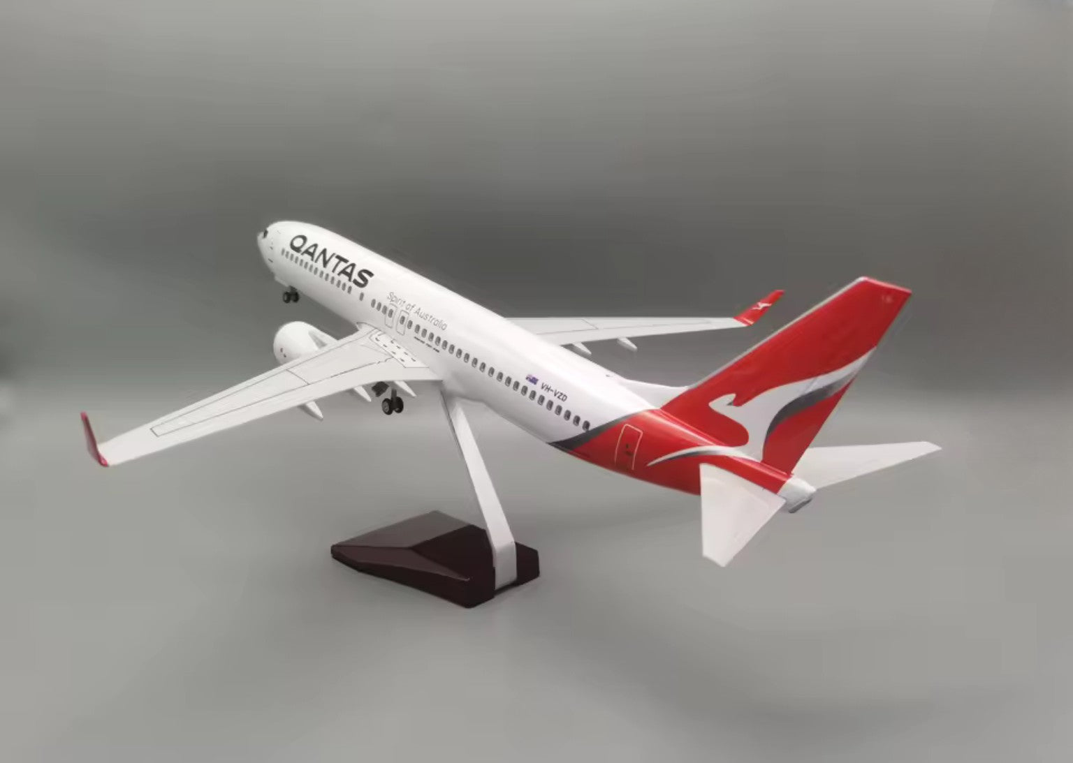 47cm 1/160 LED & Non LED Qantas 737-800 Model Plane