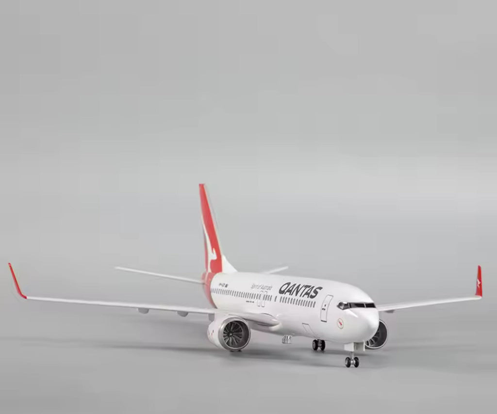 47cm 1/160 LED & Non LED Qantas 737-800 Model Plane
